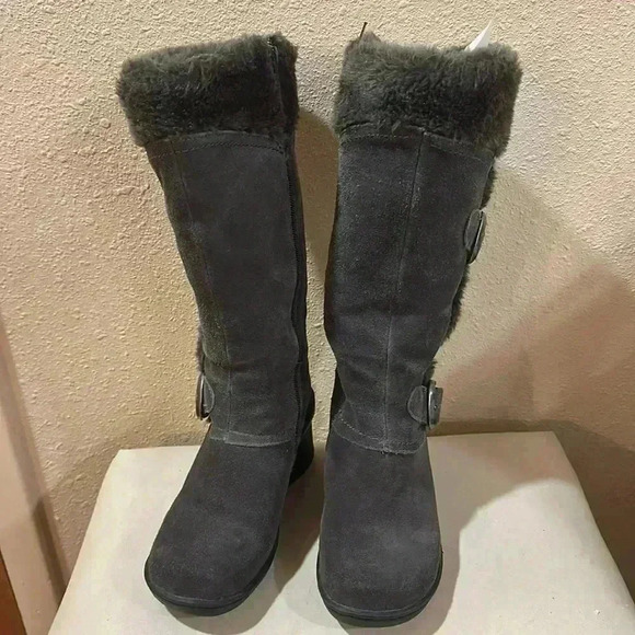 St John’s Bay fur lined boots size 6M - Picture 1 of 8